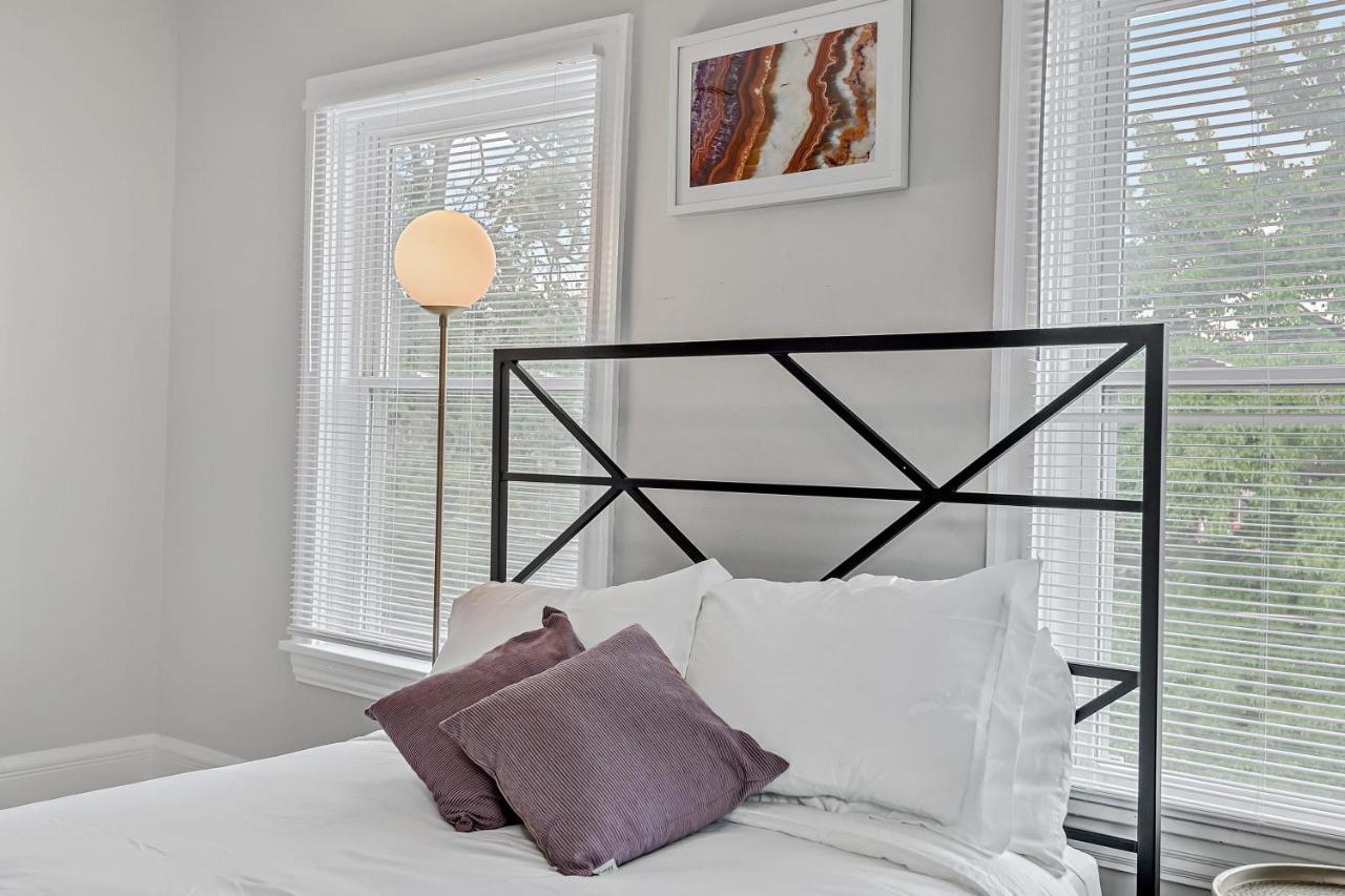 Unique And Bright 3br In Uptown